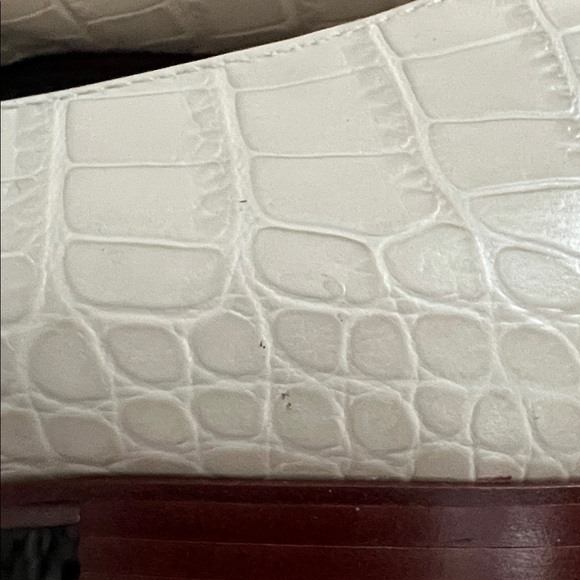Tory Burch Cream Croc Embossed Loafers - Picture 8 of 9
